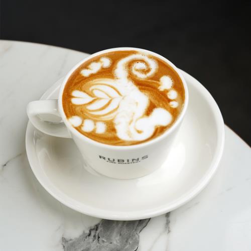 FLAT WHITE